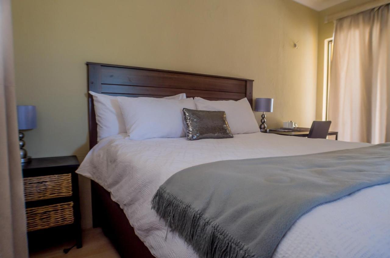 Seroloana Guest House Rustenburg Exterior photo