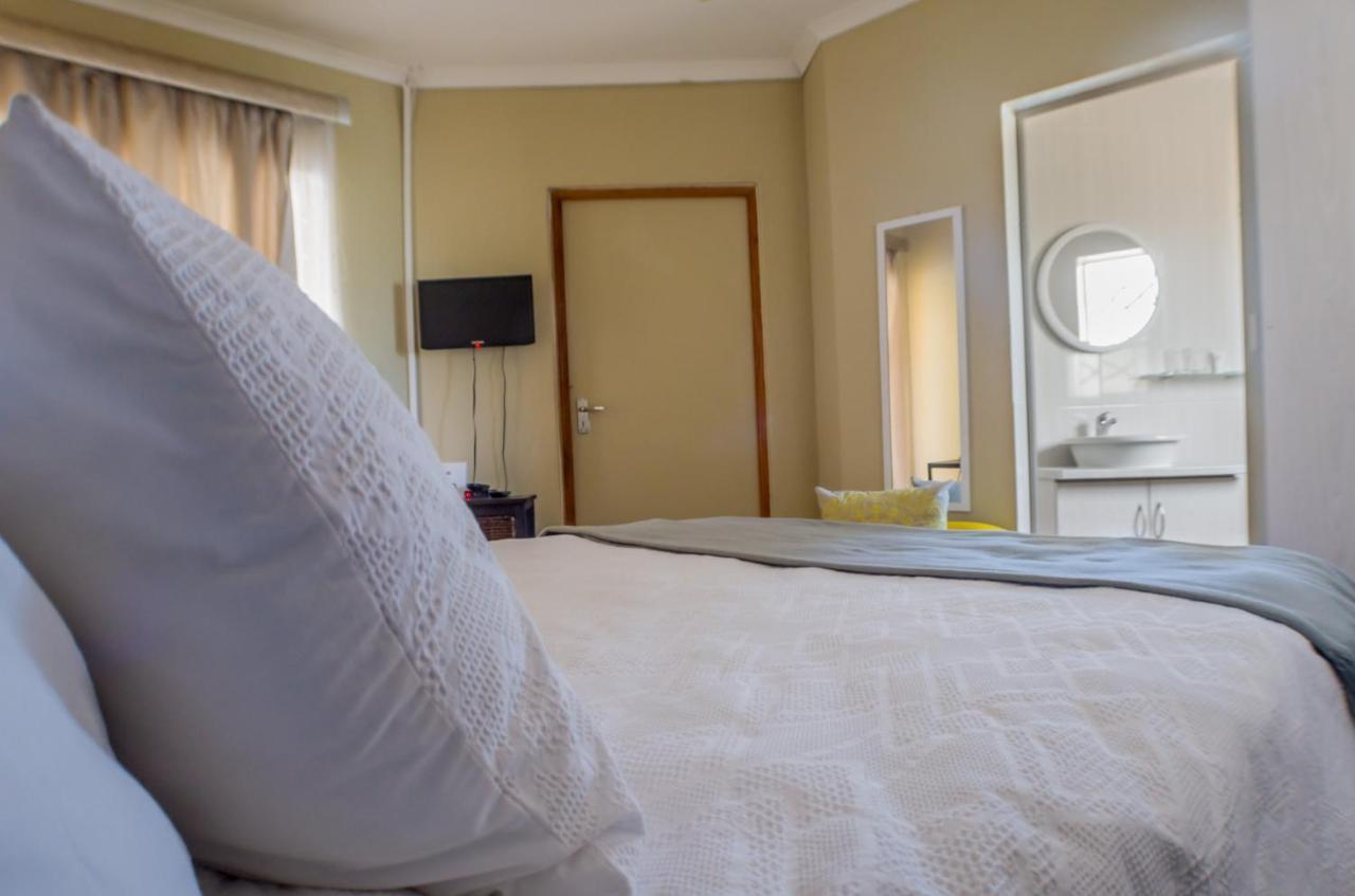 Seroloana Guest House Rustenburg Exterior photo